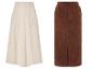 Deux jupes en velours côtelé, une blanche et une marron.