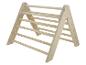 Structure d'escalade en bois pour enfants avec plusieurs barreaux et conception pliable.