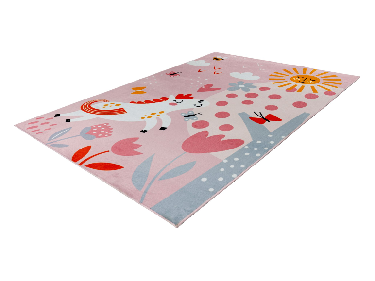 Tapis rose pour enfant avec licorne, soleil et fleurs, style enfantin.