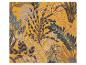 Motif de feuilles tropicales en jaune, marron et bleu.