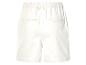 Shorts blancs à taille élastique.