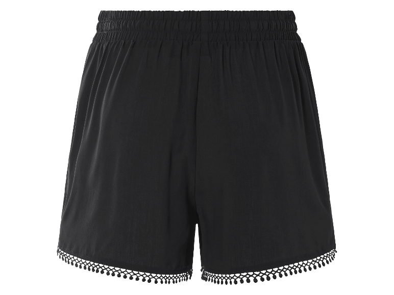 Shorts noirs à ourlet festonné.