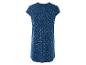 Robe t-shirt bleue à pois blancs.