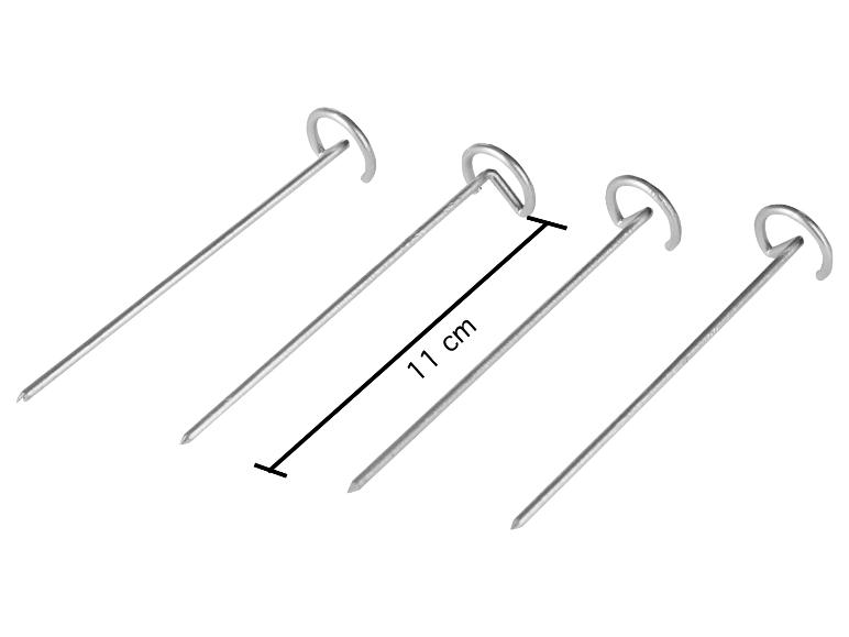 Quatre piquets métalliques argentés avec des anneaux, l'un mesurant 11 cm de long.