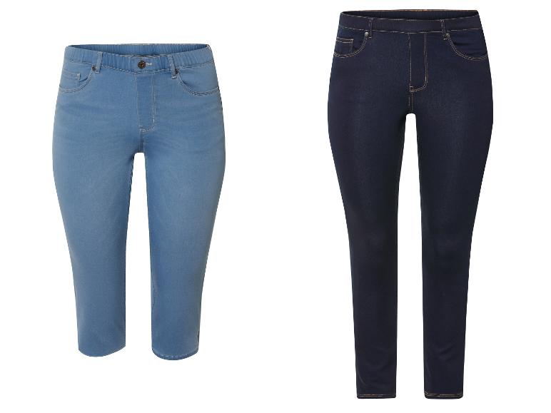 Deux paires de jeggings : un bleu clair et un bleu marine foncé.