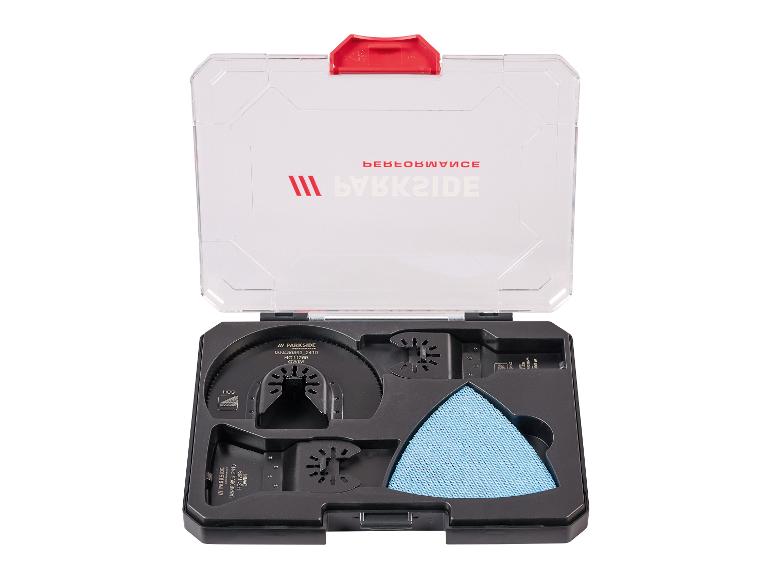 Kit d'accessoires pour outil oscillant avec lames de scie et patins de ponçage dans un boîtier transparent.