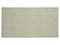 Un tapis vert à motifs losanges.