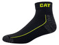 Une paire de chaussettes noires CAT avec des accents jaunes.