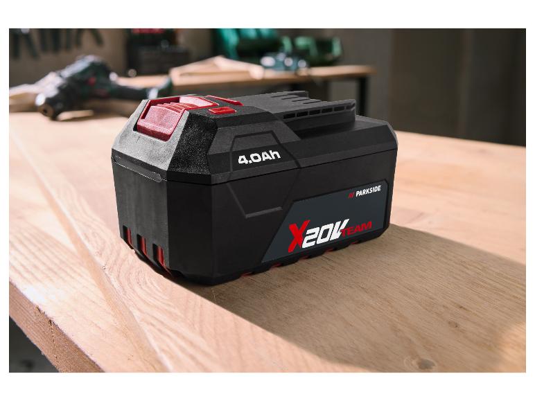 Batterie Parkside X 20V Team 4.0Ah sur un établi en bois