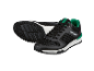 Gros plan sur des baskets noires Parkside.