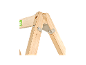 Structure en bois avec supports métalliques pour balançoire ou aire de jeux.