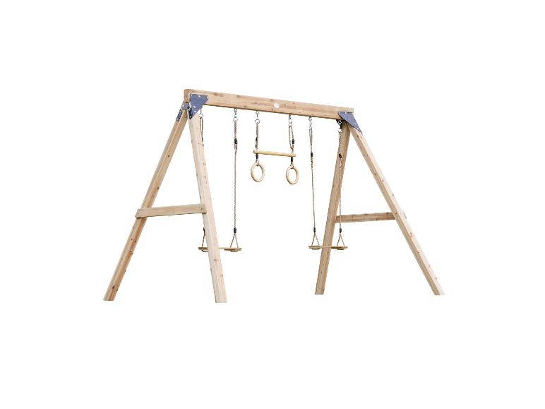 Portique en bois avec anneaux de gymnastique et balançoire
