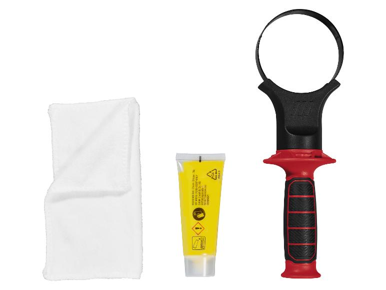 Kit d'entretien de perceuse avec clé de mandrin, graisse et chiffon de nettoyage.