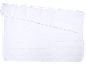 Couette blanche matelassée avec surpiqûres horizontales, partiellement pliée.