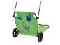 Chaise longue enfant avec roues et rangements pour jouets de plage.