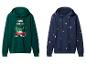 Deux sweats à capuche sur le thème de Noël, un vert avec une voiture et un sapin, un bleu avec de petits motifs festifs