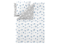 Parure de lit avec motifs de sapins de Noël bleus et gris.