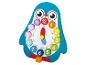 Horloge en bois en forme de pingouin pour enfants, avec nombres colorés.