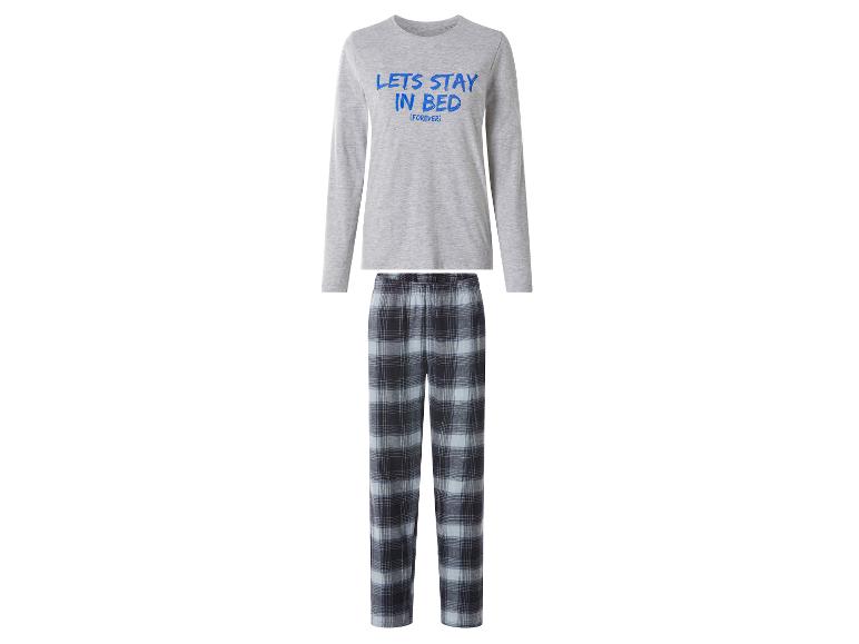 Pyjama gris à manches longues avec le texte « LETS STAY IN BED (FOREVER) » et pantalon à carreaux.