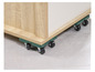 Armoire en bois sur roulettes pour un déplacement facile.