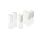 Six verres blancs sur un fond blanc