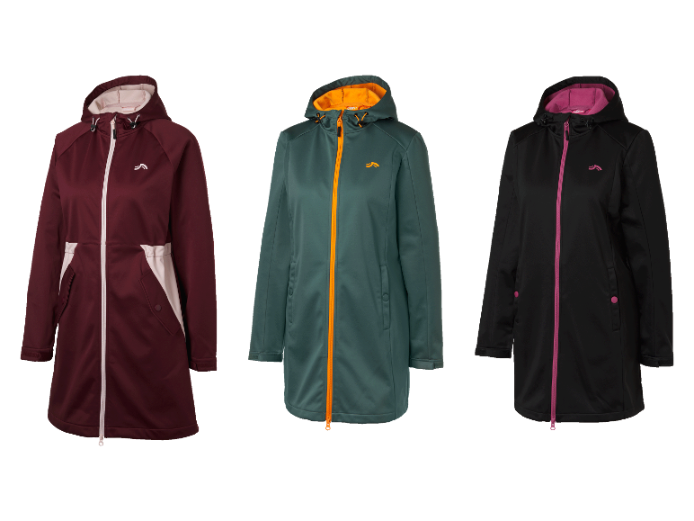 Trois vestes softshell de couleurs différentes.