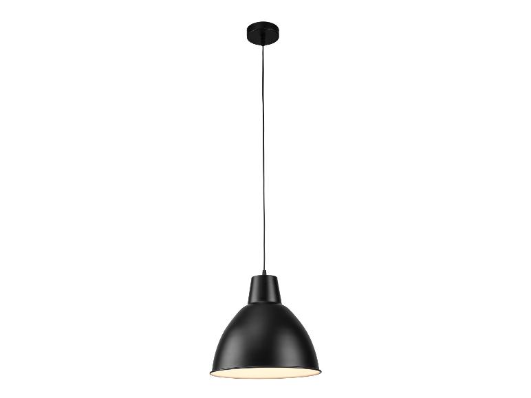 Lampe suspendue noire avec un abat-jour en métal