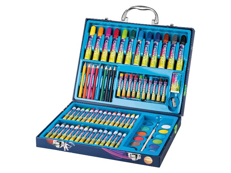 Mallette d'art avec feutres, crayons de couleur, crayons de cire, aquarelles et accessoires.