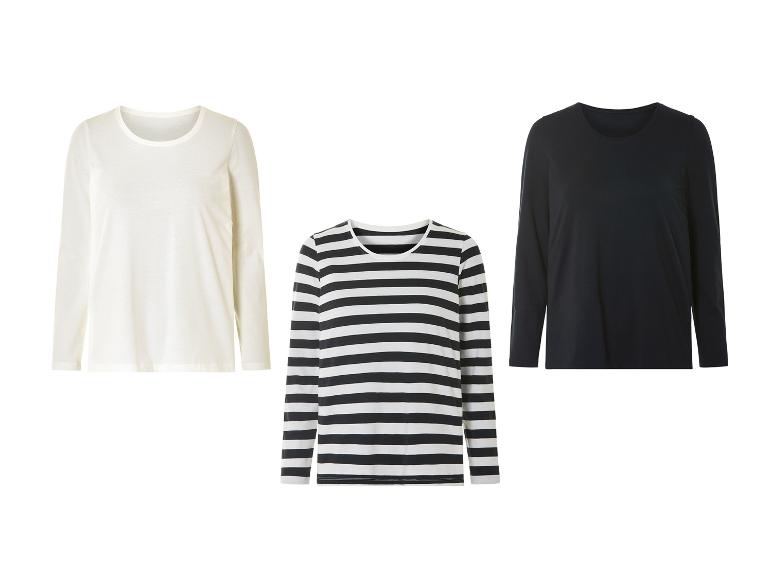Trois t-shirts à manches longues : blanc, noir et rayé.