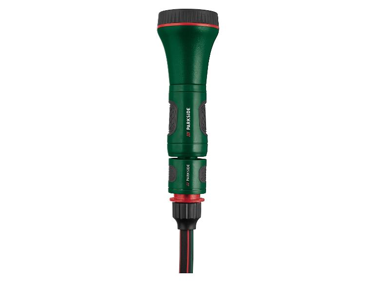 Arroseur et raccord Parkside pour tuyau d'arrosage.
