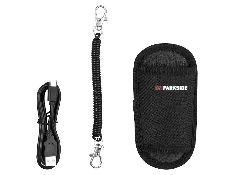 Étui à outils noir avec logo, câble USB-C et câble spiralé avec mousquetons.