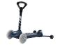 Trottinette Playtive pour enfant, bleu marine, avec guidon et roues.