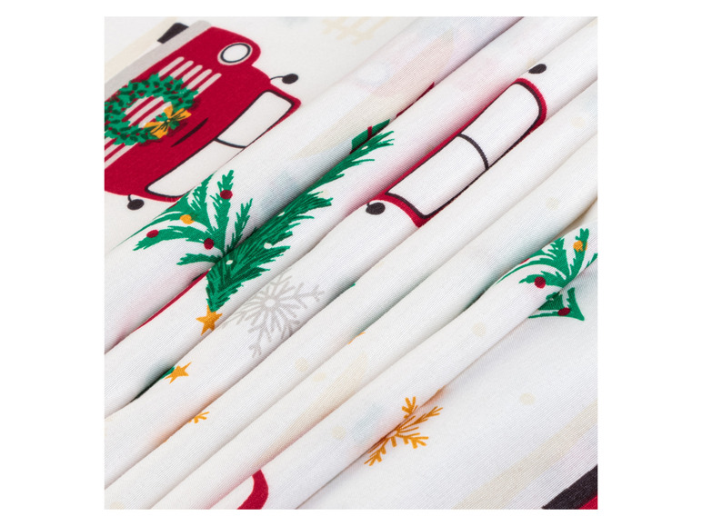 Tissu blanc avec motif de Noël, avec des voitures rouges et des arbres verts