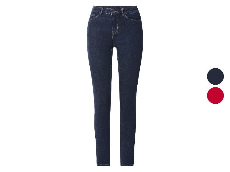 Jean slim femme taille haute bleu foncé, avec des échantillons de couleur bleu foncé et rouge.