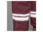 Salopette imperméable pour enfant avec bandes réfléchissantes.