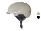 Un casque de vélo gris avec une sangle de menton noire.