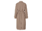 Trench-coat beige long vu de dos.