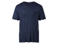 Un t-shirt bleu marine avec une poche poitrine.