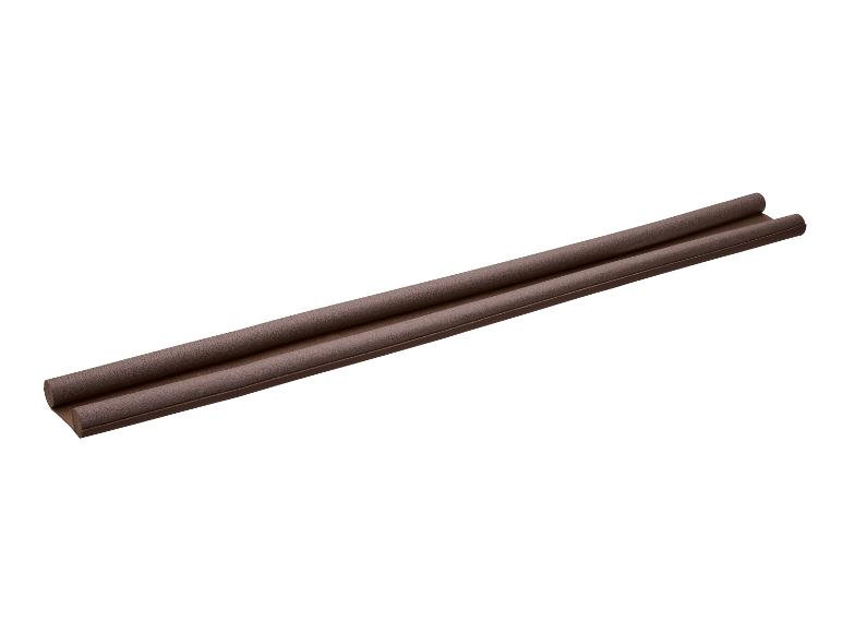 Boudin de porte marron, empêche les courants d'air et retient la chaleur.