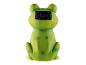 Figurine de grenouille verte avec panneau solaire sur le dos, vue arrière.