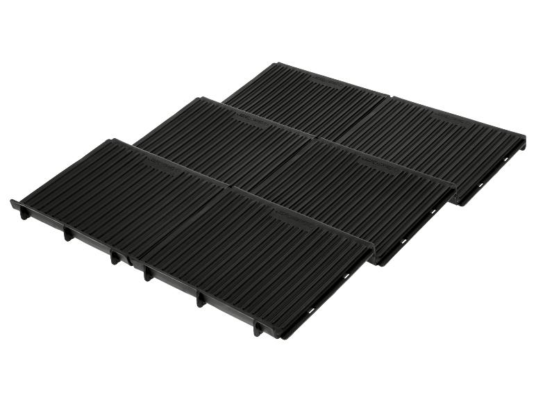 Lot de 6 grilles de barbecue noires au design nervuré.