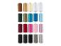 Lot de 20 bobines de fil à coudre de différentes couleurs, disposées en rangées.