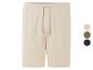 Shorts en molleton beige, disponibles en plusieurs couleurs.