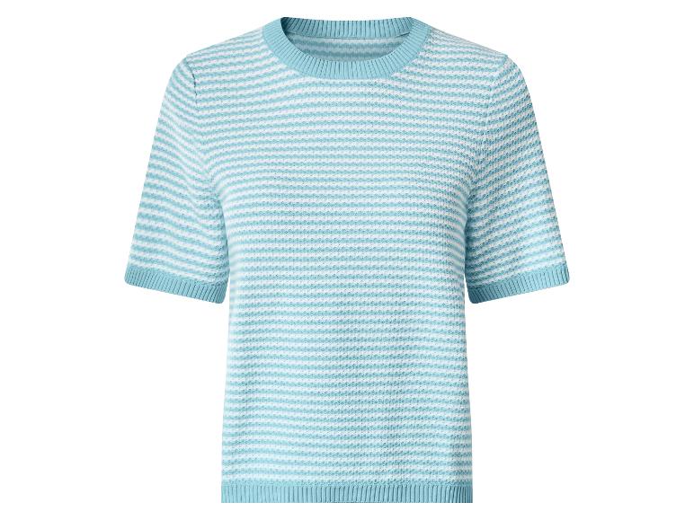 Pull femme à manches courtes avec rayures blanches et bleu clair.