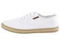 Baskets blanches en toile avec une semelle en corde.