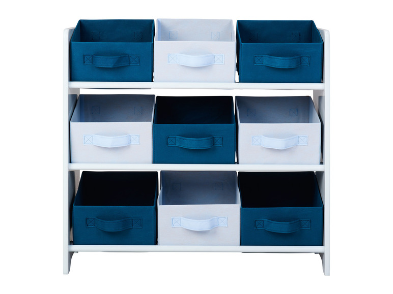 Armoire blanche avec des paniers de rangement bleus et gris.