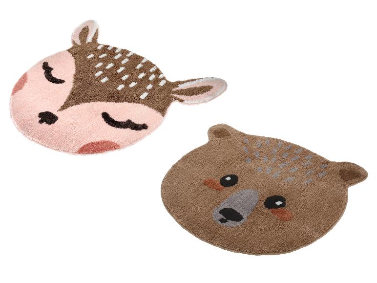 Deux tapis de jeu pour enfants, un en forme de cerf et un en forme d'ours.