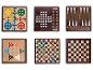 Six jeux de société en bois, dont le Ludo, le Backgammon et les échecs.