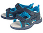 Sandales bleues avec des détails bleus et blancs.