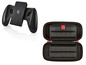 Une manette Nintendo Switch noire avec un étui de transport.
